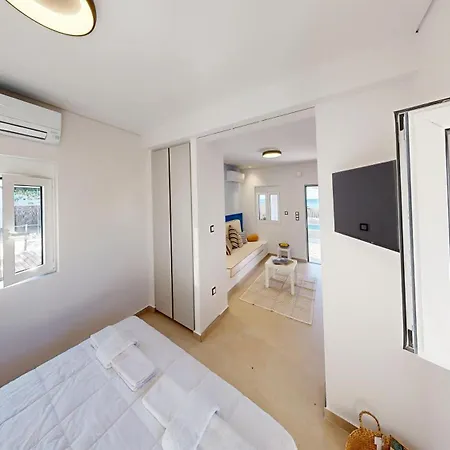 Okto Villa Archangelos (Laconia)